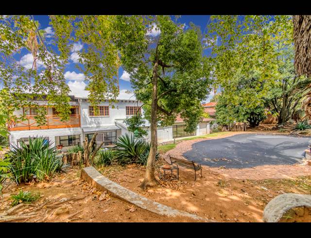 600M² OFFICE FOR SALE IN BRYANSTON